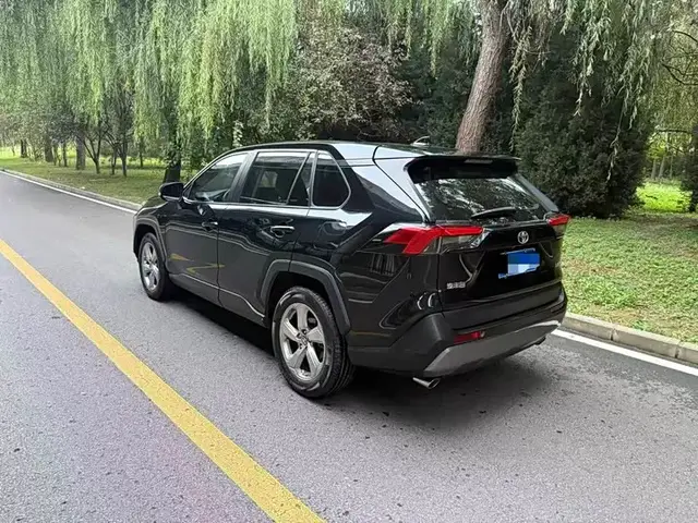 TOYOTA RAV4 2023