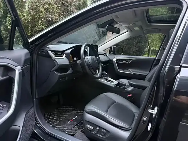 TOYOTA RAV4 2023