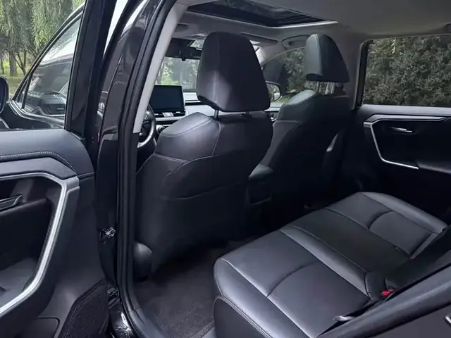 TOYOTA RAV4 2023