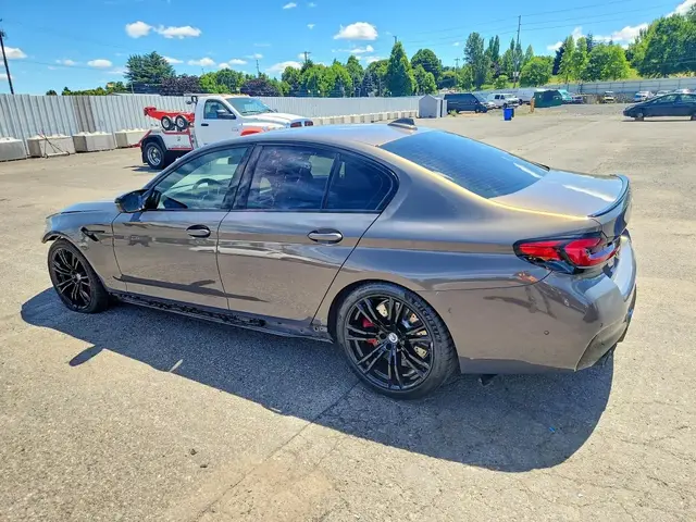 BMW M5 2022