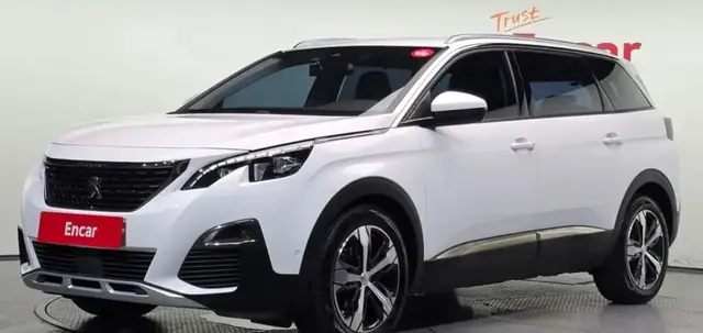 PEUGEOT 5008 2018