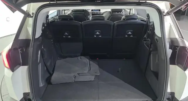 PEUGEOT 5008 2018