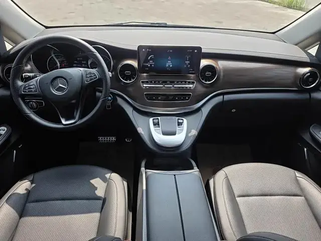 MERCEDES-BENZ V-CLASS LUXURY 2022