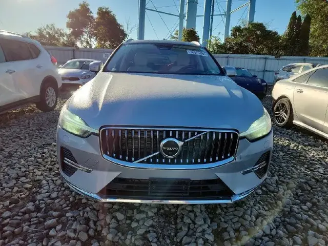 VOLVO XC60 PLUS 2023