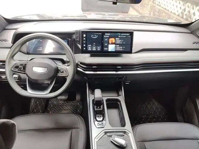 GEELY OKAVANGO 2023