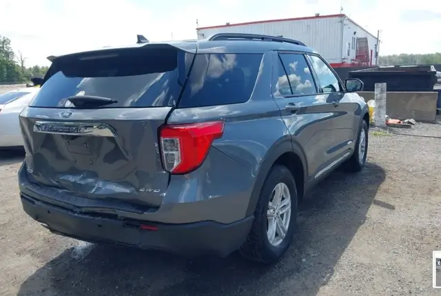 FORD EXPLORER XLT 2023