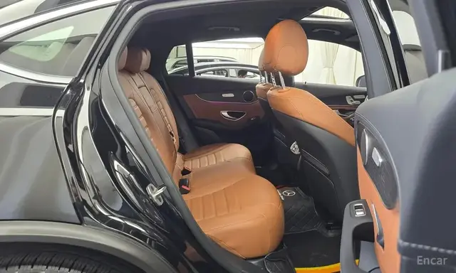 MERCEDES-BENZ GLC300 4MATIC COUPE 2023