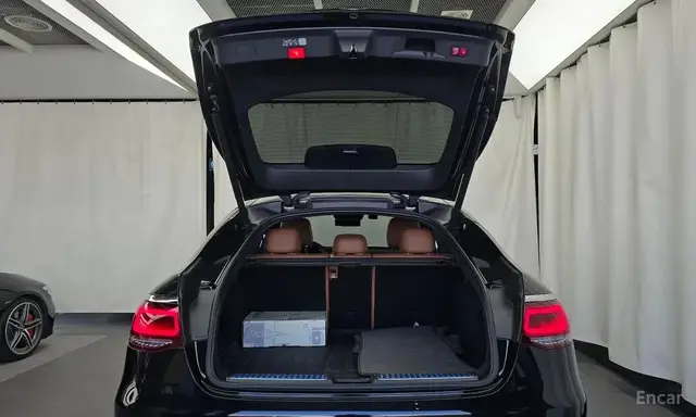 MERCEDES-BENZ GLC300 4MATIC COUPE 2023