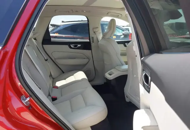 VOLVO XC60 B5 CORE 2023
