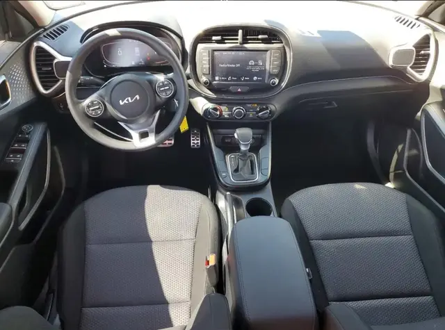 KIA SOUL LX 2023