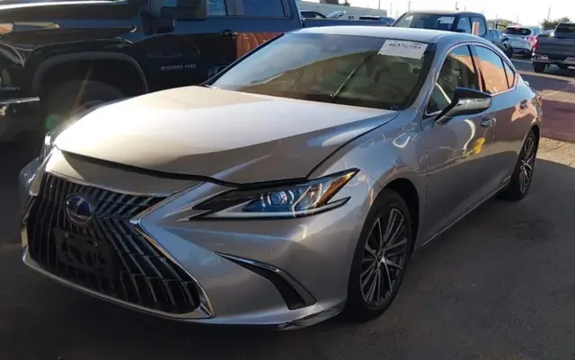 LEXUS ES 300H 2022