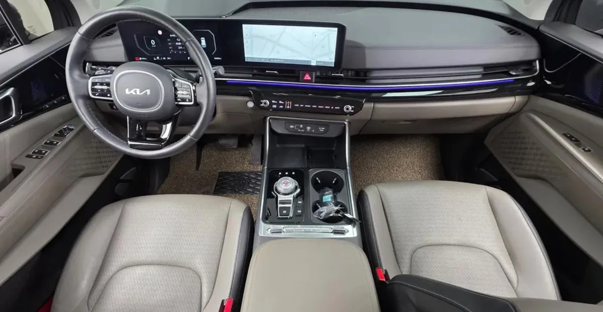 KIA CARNIVAL GRAVITY 2024