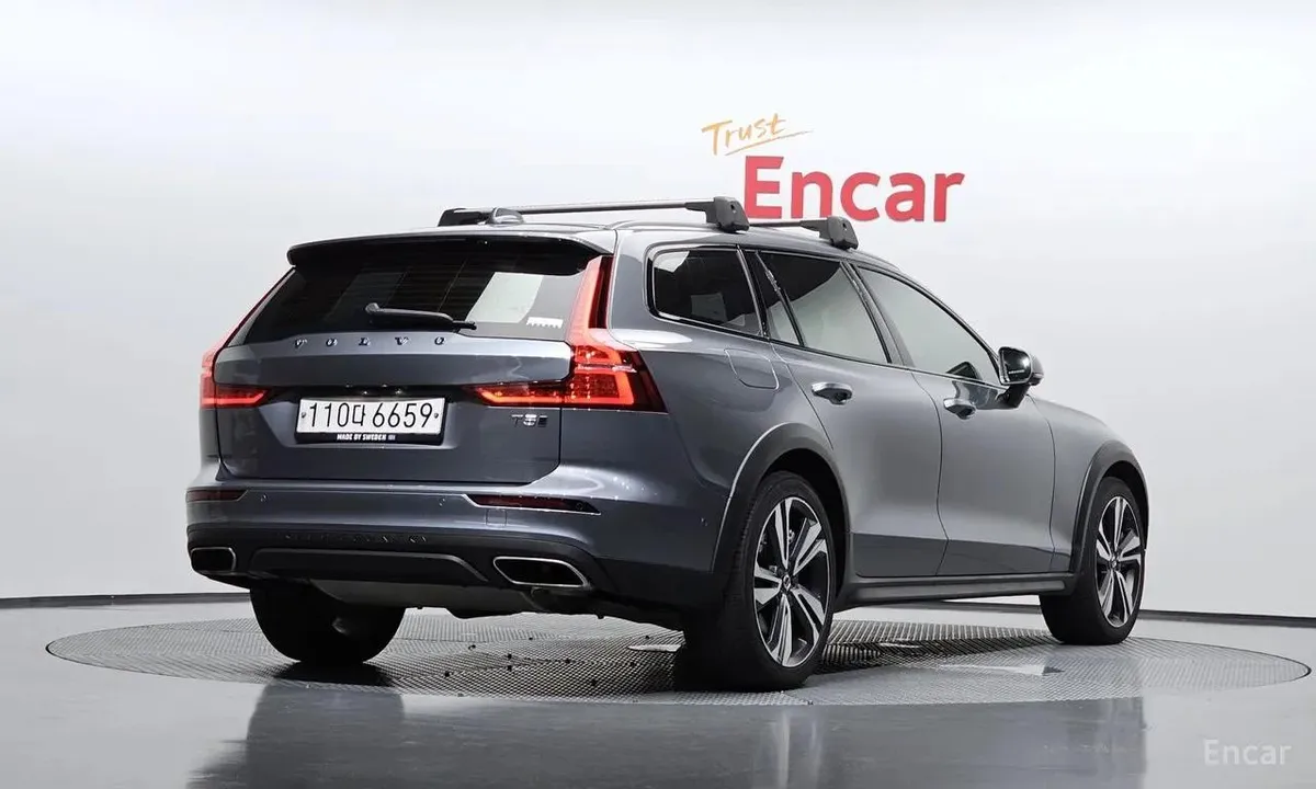 VOLVO V60 CROSS COUNTRY II 2019
