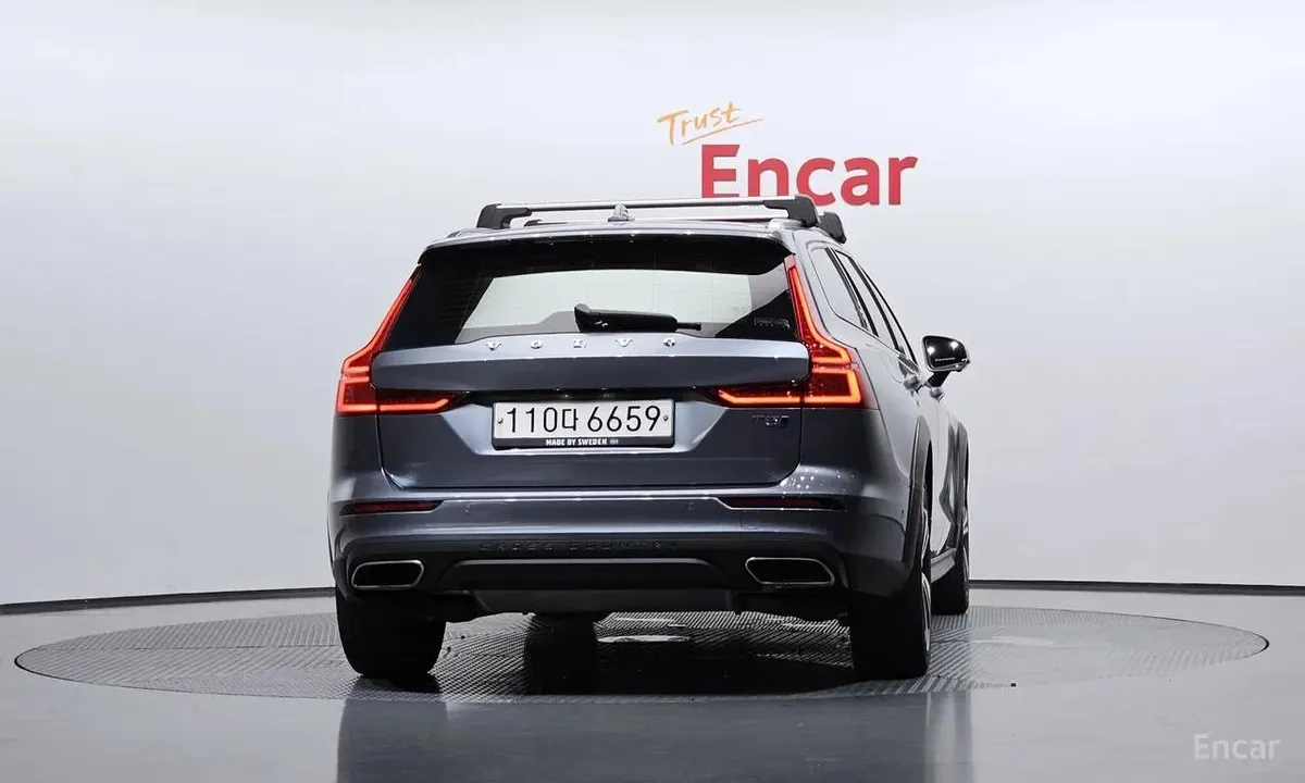 VOLVO V60 CROSS COUNTRY II 2019
