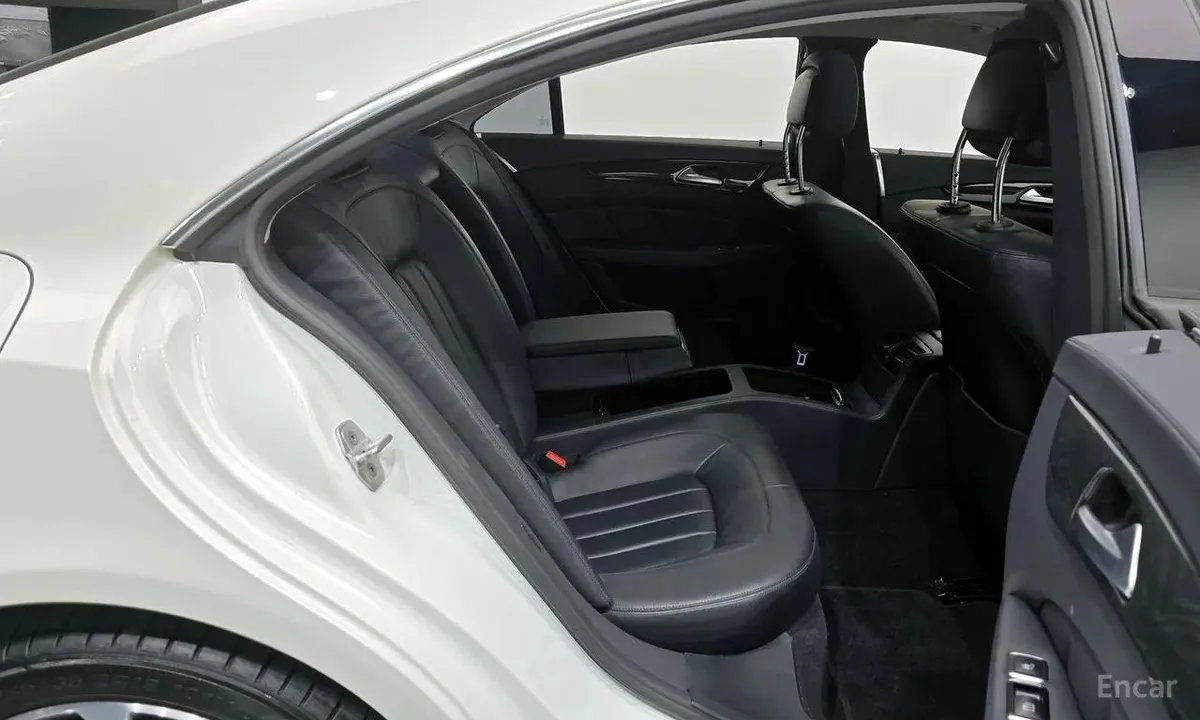 MERCEDES-BENZ CLS-CLASS W218 4MATIC 2015