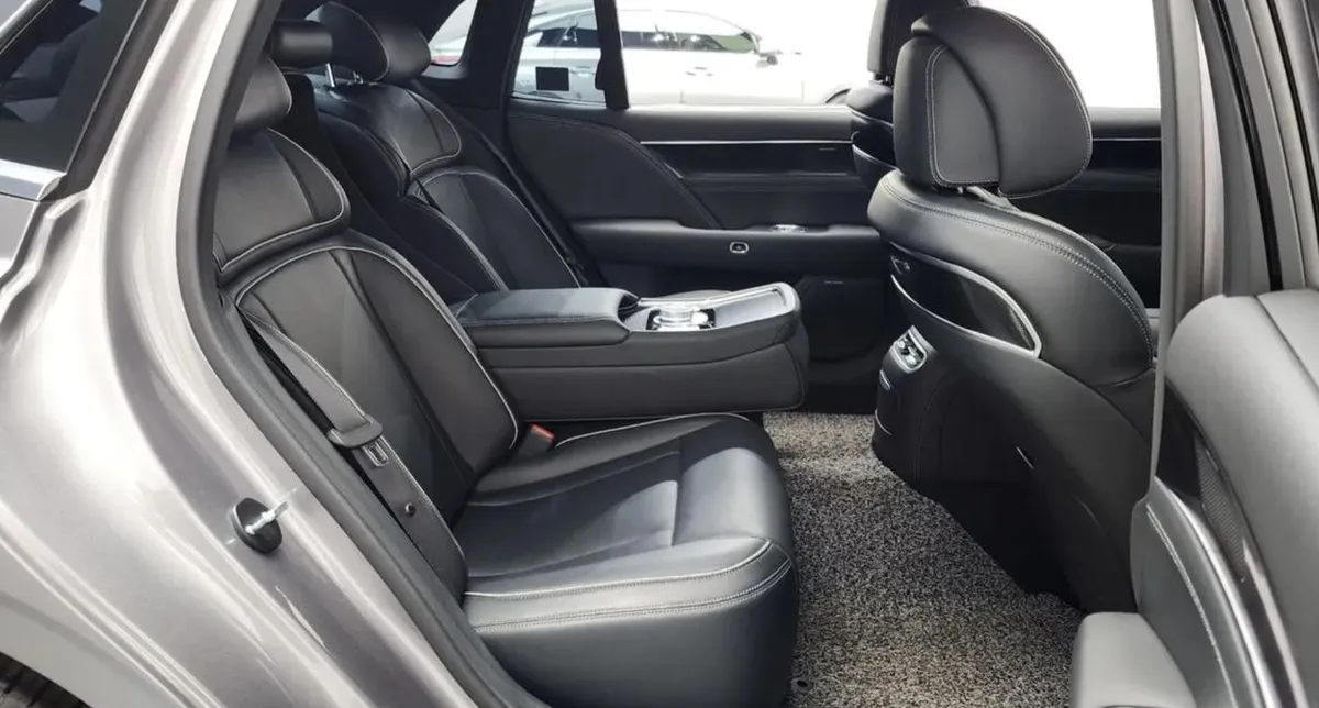 GENESIS G90 2023