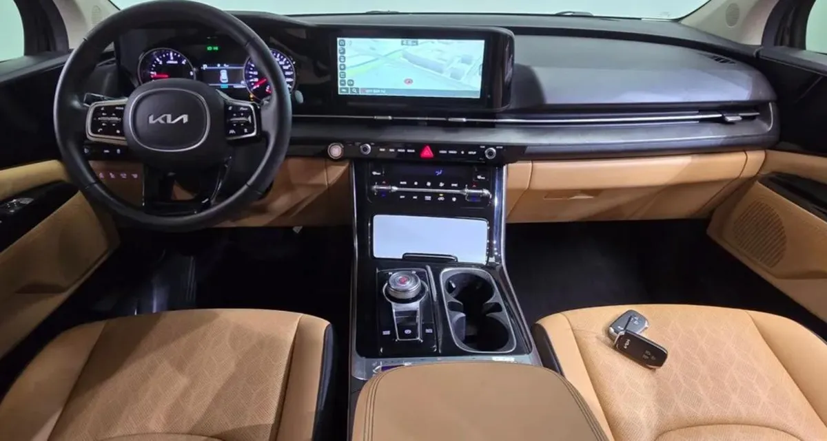 KIA CARNIVAL NOBLES 2022