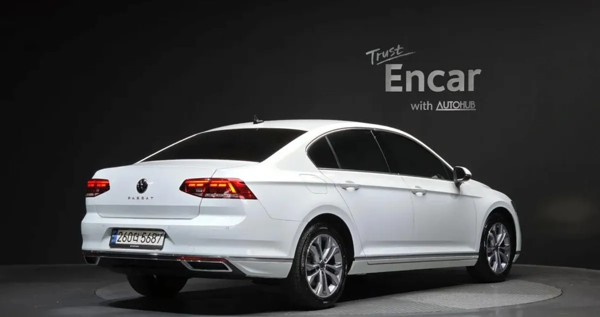 VOLKSWAGEN PASSAT GT 2022