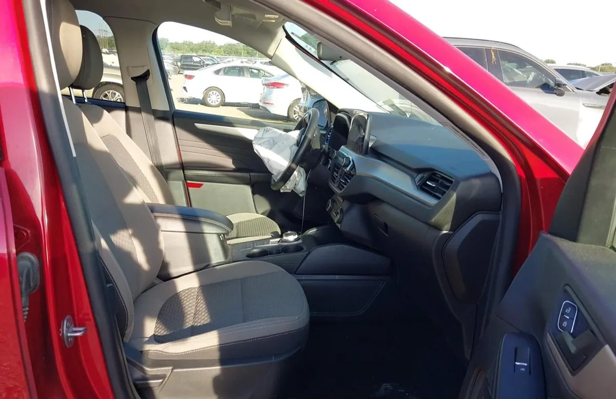 FORD ESCAPE SE 2022