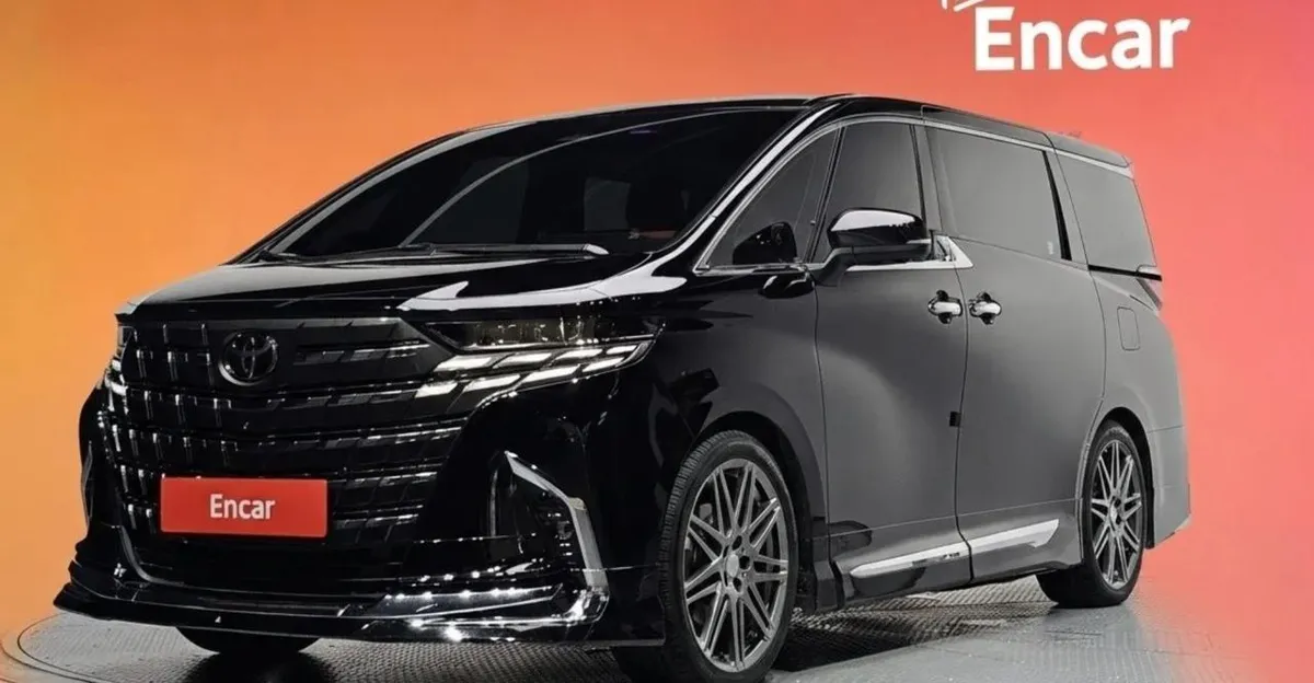 TOYOTA ALPHARD EXECUTIVE 2023