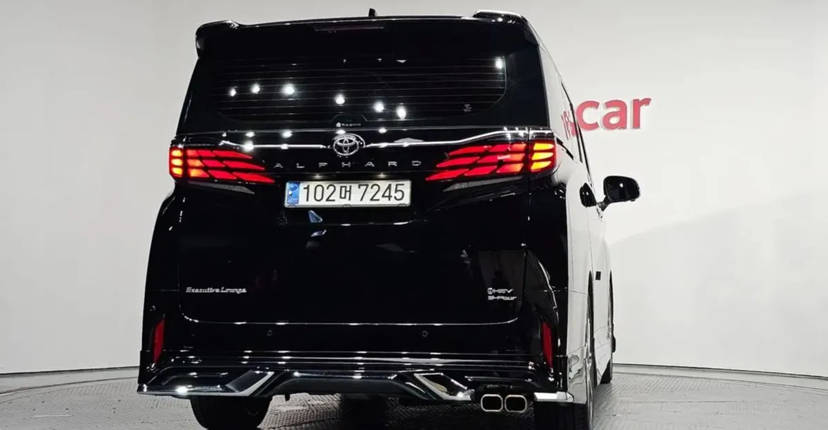 TOYOTA ALPHARD EXECUTIVE 2023