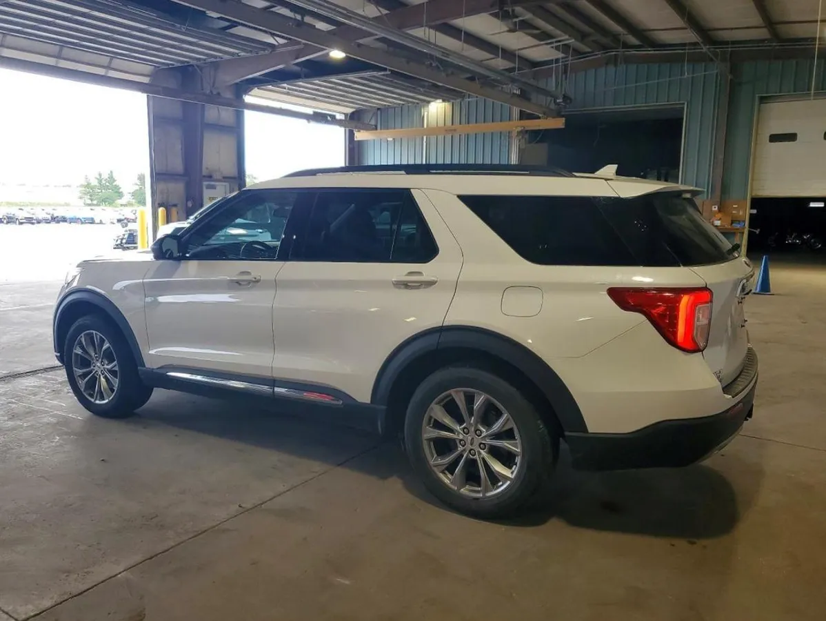 FORD EXPLORER XLT 2022