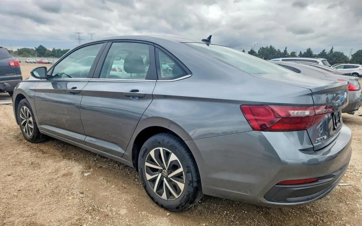 VOLKSWAGEN JETTA S 2024