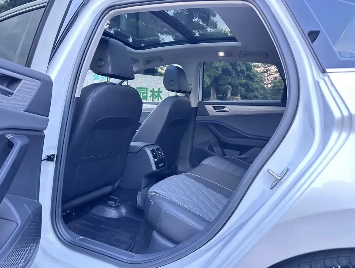 VOLKSWAGEN SAGITAR EXCELLENCE SAGITAR 300TSI EXCELLENCE EDITION 2022
