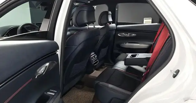 GENESIS GV70 2022