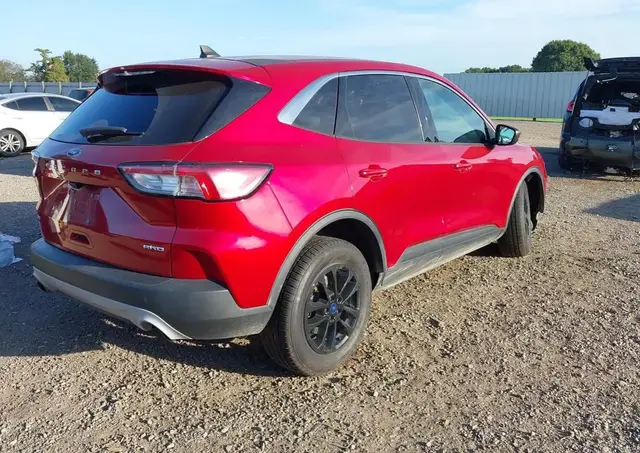 FORD ESCAPE SE 2022