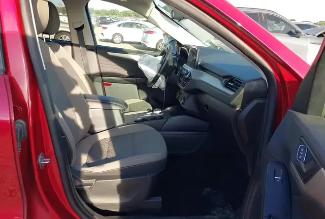 FORD ESCAPE SE 2022