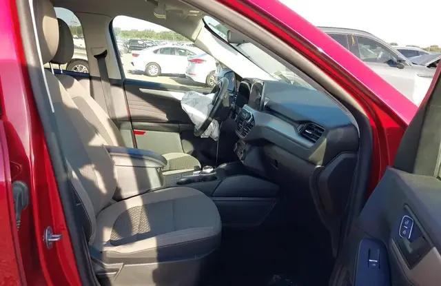 FORD ESCAPE SE 2022