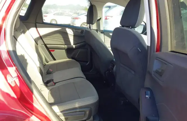 FORD ESCAPE SE 2022