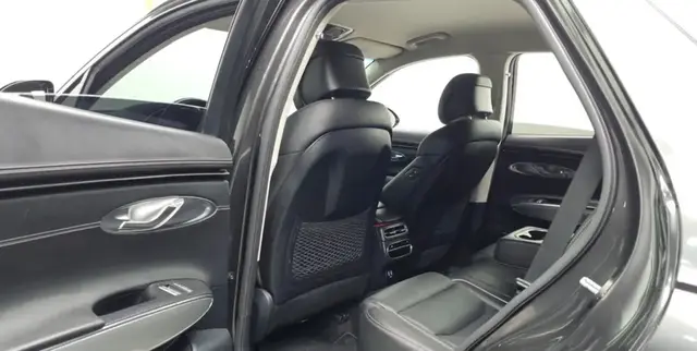 GENESIS GV70 2024