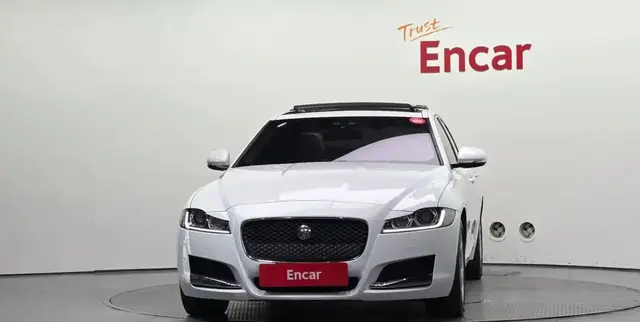 JAGUAR XF X260 2018