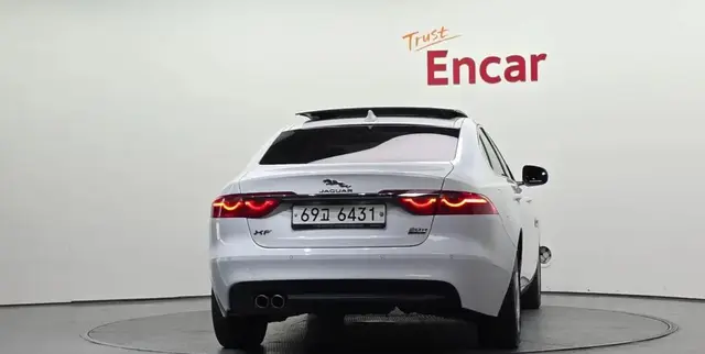 JAGUAR XF X260 2018