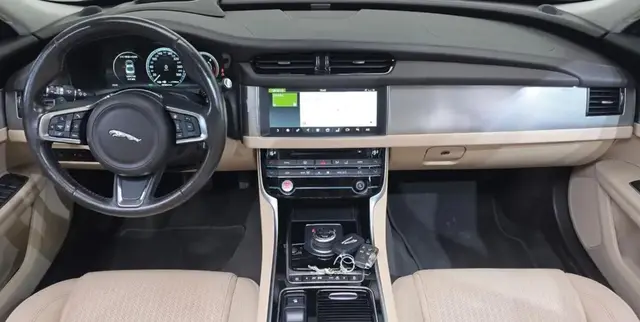 JAGUAR XF X260 2018