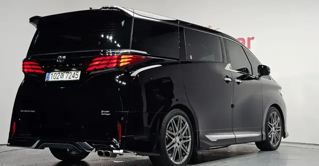 TOYOTA ALPHARD EXECUTIVE 2023