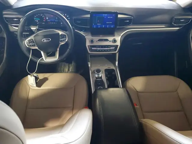 FORD EXPLORER XLT 2022