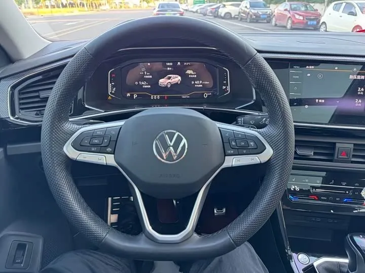 VOLKSWAGEN TAYRON X PREMIUM 2022