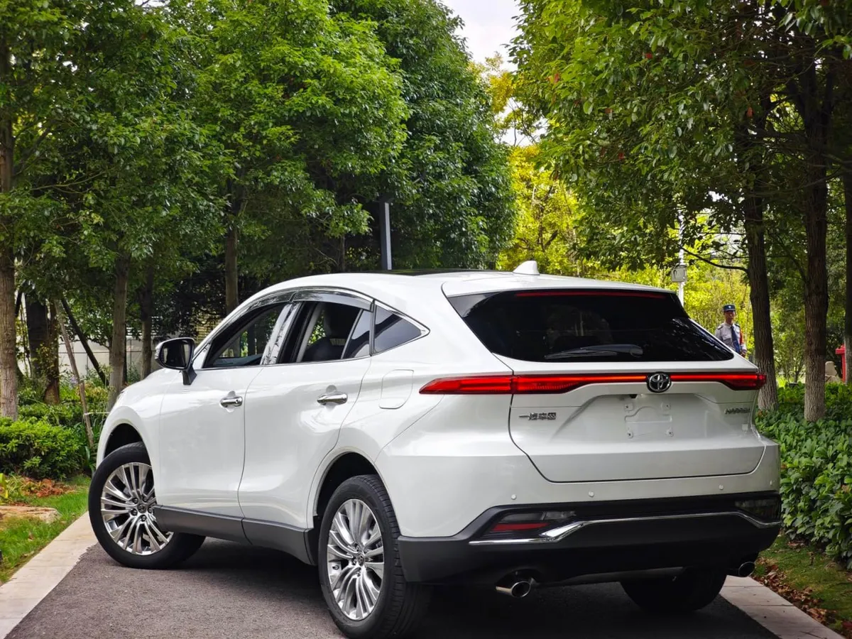 TOYOTA VENZA PREMIUM 2023
