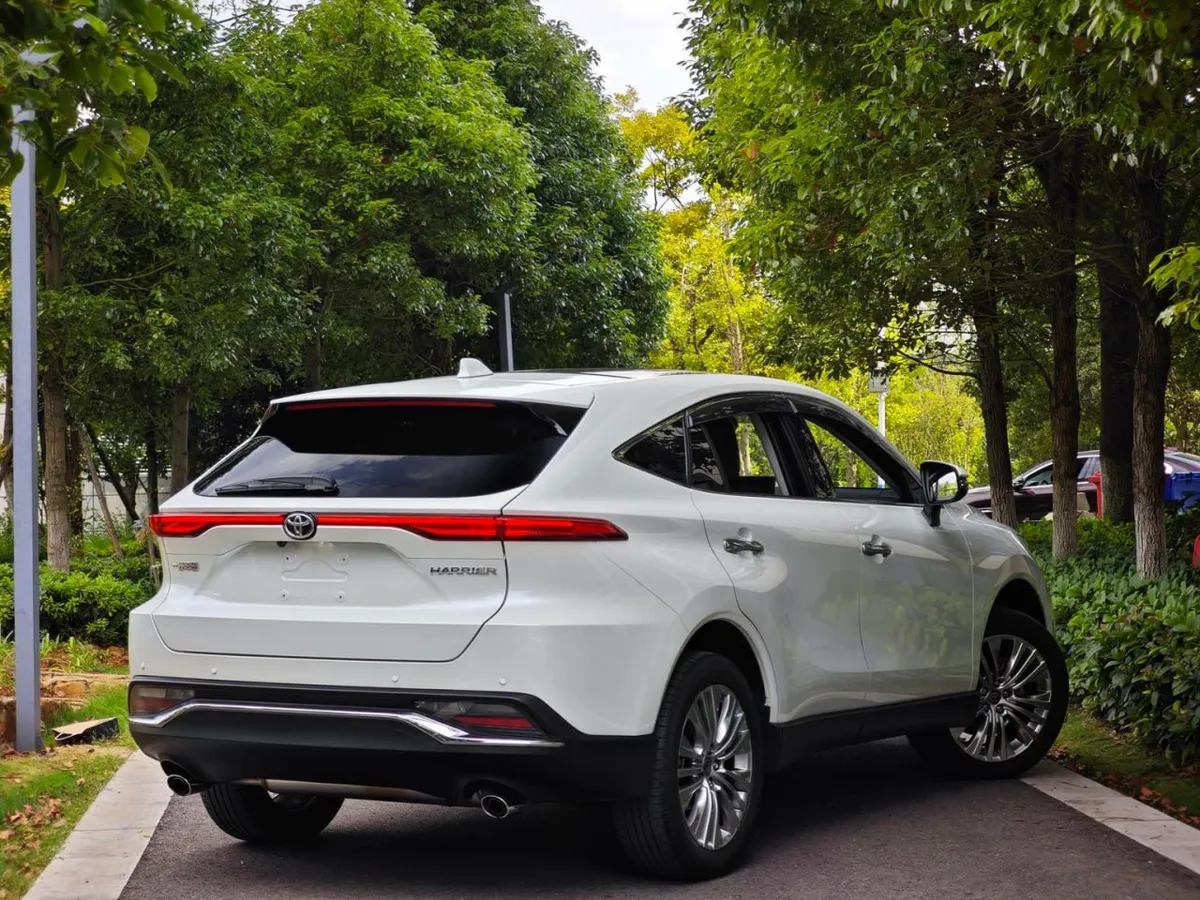 TOYOTA VENZA PREMIUM 2023