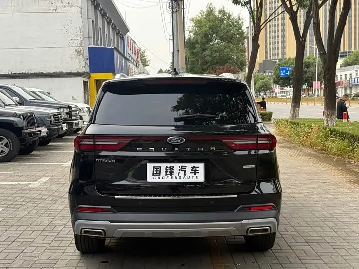 FORD EQUATOR PREMIUM 2023