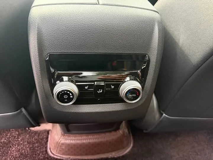 FORD EQUATOR PREMIUM 2023