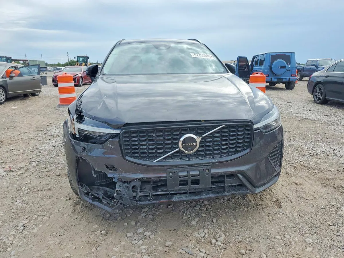 VOLVO XC60 2023