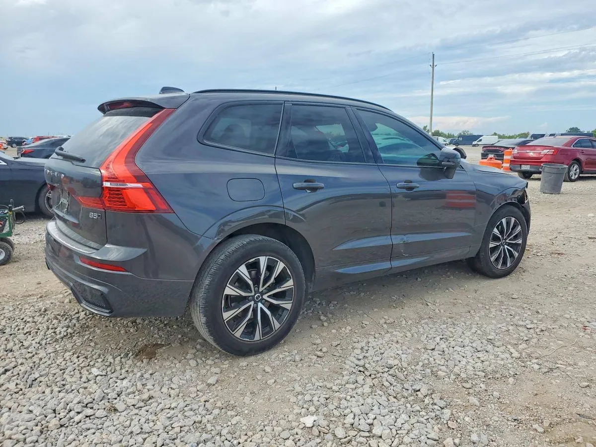 VOLVO XC60 2023