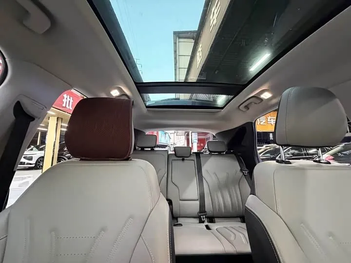 FORD ESCAPE PREMIUM 2023