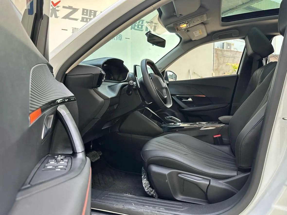 PEUGEOT 2008 2025