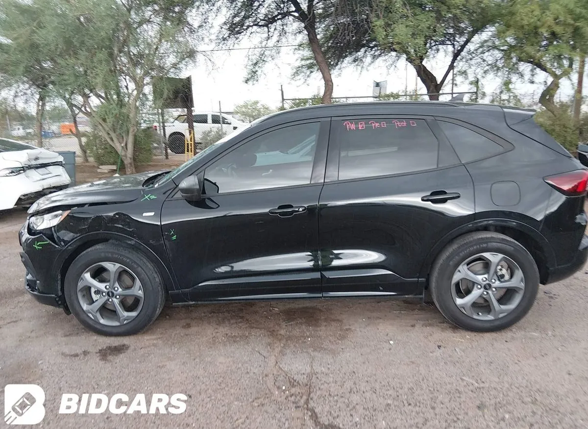 FORD ESCAPE 2024