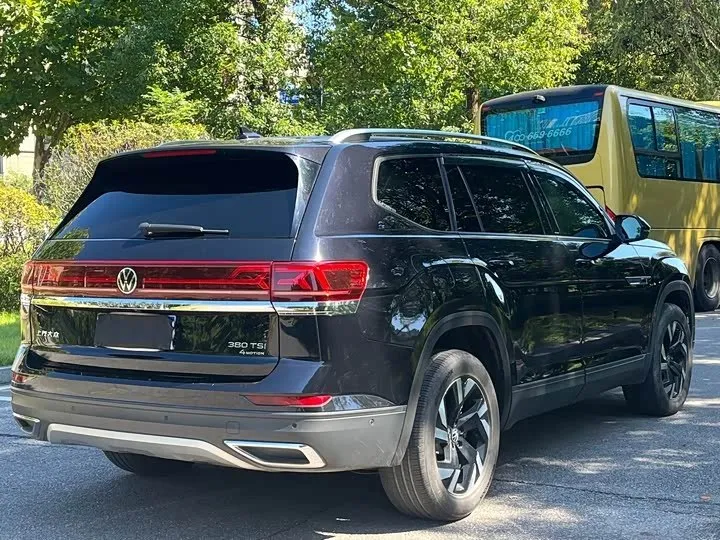 VOLKSWAGEN TERAMONT LUXURY 2022